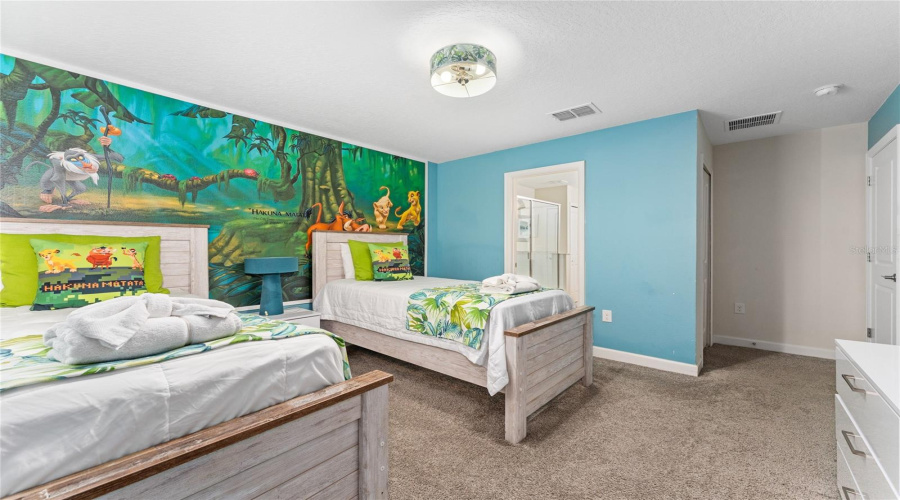 DAVENPORT, Florida 33896, 8 Bedrooms Bedrooms, ,5 BathroomsBathrooms,Residential,For Sale,MAIDSTONE,0,MFRO6325122