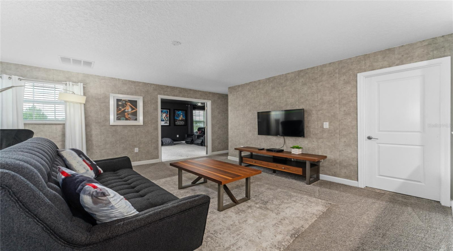 DAVENPORT, Florida 33896, 8 Bedrooms Bedrooms, ,5 BathroomsBathrooms,Residential,For Sale,MAIDSTONE,0,MFRO6325122
