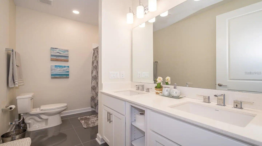 KISSIMMEE, Florida 34746, 4 Bedrooms Bedrooms, ,3 BathroomsBathrooms,Residential,For Sale,CLOCK TOWER,0,MFRO6332203