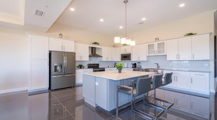KISSIMMEE, Florida 34746, 4 Bedrooms Bedrooms, ,3 BathroomsBathrooms,Residential,For Sale,CLOCK TOWER,0,MFRO6332203