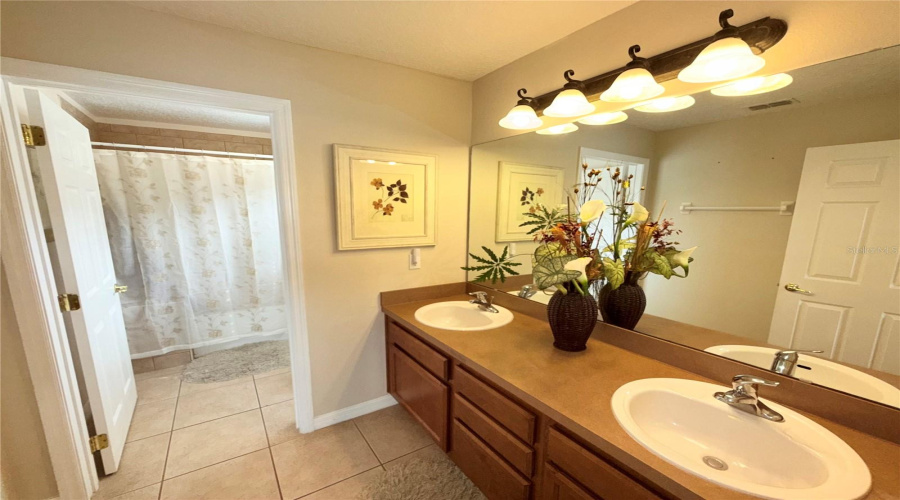 KISSIMMEE, Florida 34747, 6 Bedrooms Bedrooms, ,3 BathroomsBathrooms,Residential,For Sale,ACADIA ESTATES,0,MFRS5131768