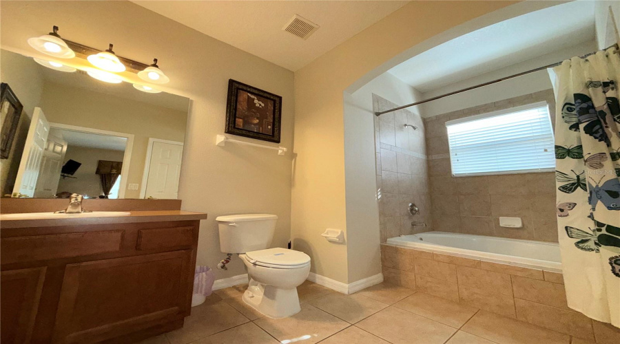 KISSIMMEE, Florida 34747, 6 Bedrooms Bedrooms, ,3 BathroomsBathrooms,Residential,For Sale,ACADIA ESTATES,0,MFRS5131768