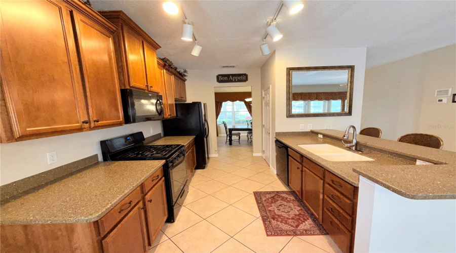 KISSIMMEE, Florida 34747, 6 Bedrooms Bedrooms, ,3 BathroomsBathrooms,Residential,For Sale,ACADIA ESTATES,0,MFRS5131768