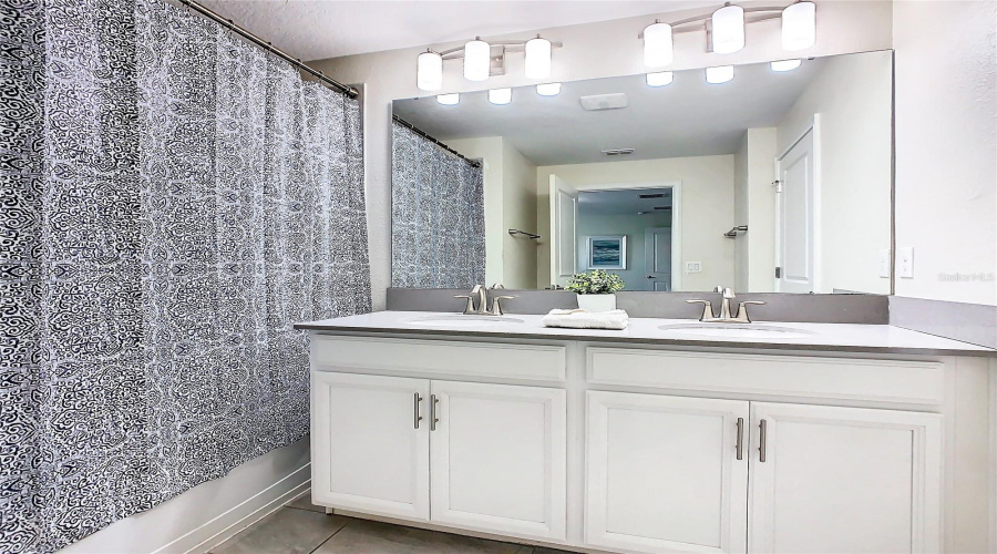 DAVENPORT, Florida 33896, 4 Bedrooms Bedrooms, ,3 BathroomsBathrooms,Residential,For Sale,STINGER,0,MFRS5109001