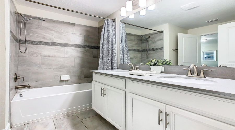 DAVENPORT, Florida 33896, 4 Bedrooms Bedrooms, ,3 BathroomsBathrooms,Residential,For Sale,STINGER,0,MFRS5109001