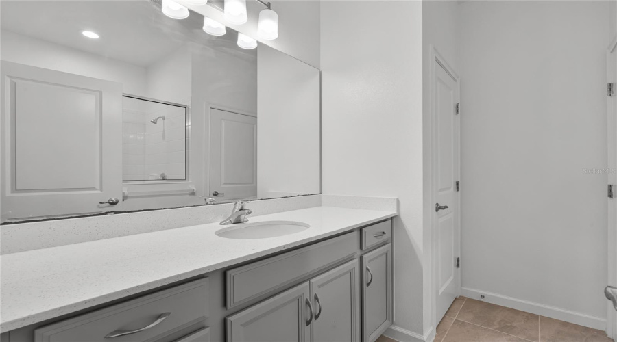 DAVENPORT, Florida 33837, 4 Bedrooms Bedrooms, ,3 BathroomsBathrooms,Residential,For Sale,HENDON,0,MFRS5131912