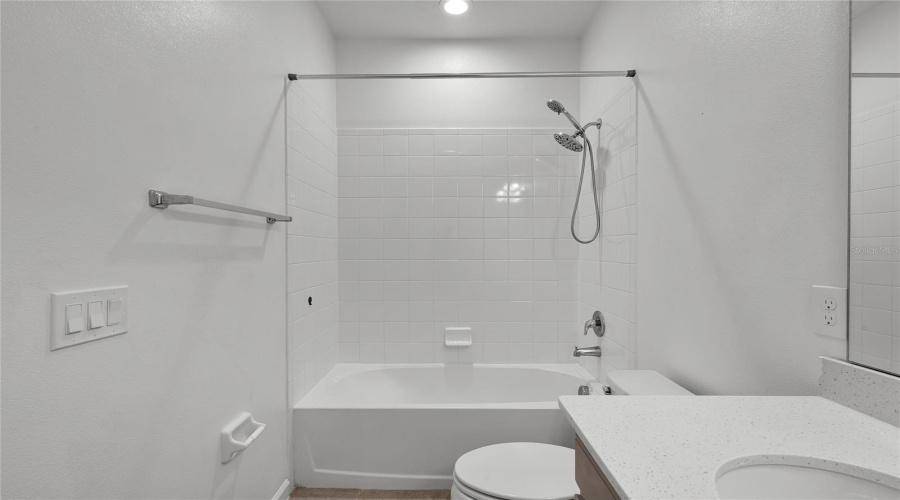 DAVENPORT, Florida 33837, 4 Bedrooms Bedrooms, ,3 BathroomsBathrooms,Residential,For Sale,HENDON,0,MFRS5131912