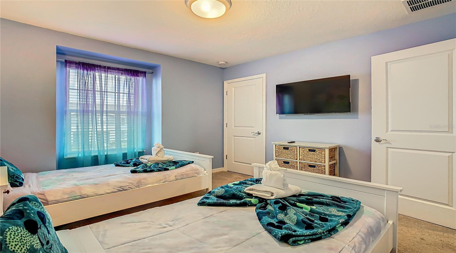 DAVENPORT, Florida 33897, 5 Bedrooms Bedrooms, ,4 BathroomsBathrooms,Residential,For Sale,PARADISE,0,MFRO6332092