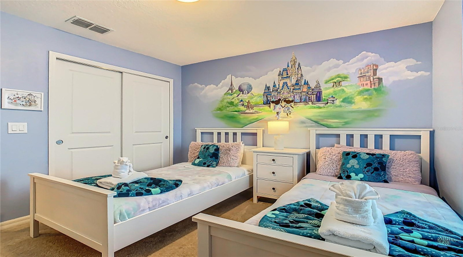 DAVENPORT, Florida 33897, 5 Bedrooms Bedrooms, ,4 BathroomsBathrooms,Residential,For Sale,PARADISE,0,MFRO6332092