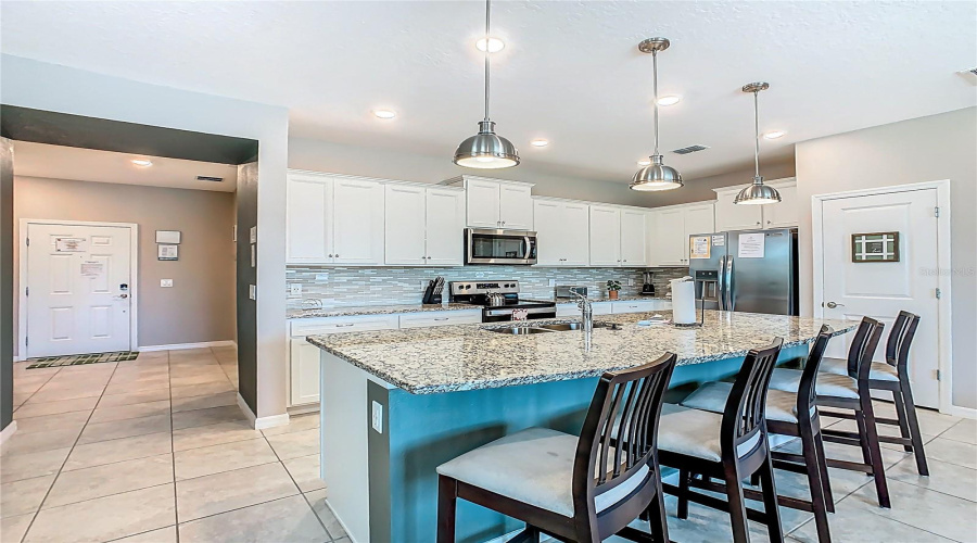 DAVENPORT, Florida 33897, 5 Bedrooms Bedrooms, ,4 BathroomsBathrooms,Residential,For Sale,PARADISE,0,MFRO6332092