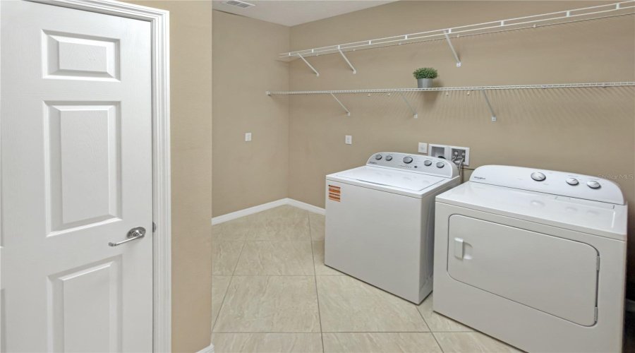 DAVENPORT, Florida 33837, 2 Bedrooms Bedrooms, ,2 BathroomsBathrooms,Residential,For Sale,CORDOBA,0,MFRS5131374