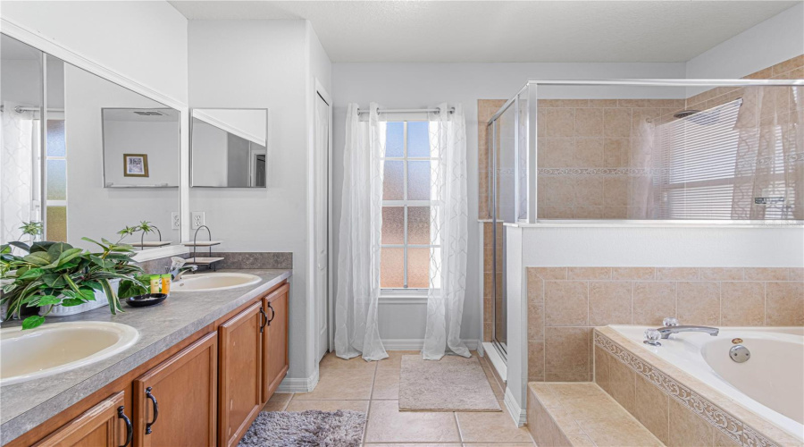 DAVENPORT, Florida 33837, 5 Bedrooms Bedrooms, ,3 BathroomsBathrooms,Residential,For Sale,GRAND RESERVE,0,MFRV4943538