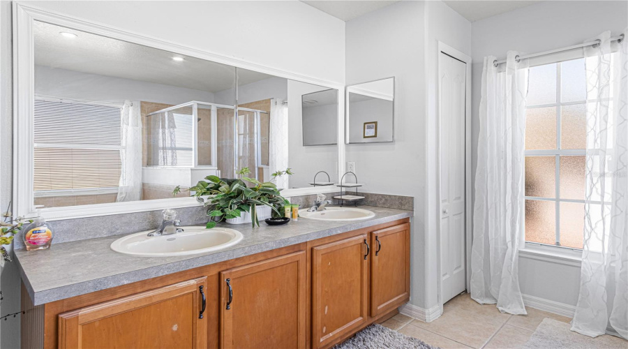 DAVENPORT, Florida 33837, 5 Bedrooms Bedrooms, ,3 BathroomsBathrooms,Residential,For Sale,GRAND RESERVE,0,MFRV4943538