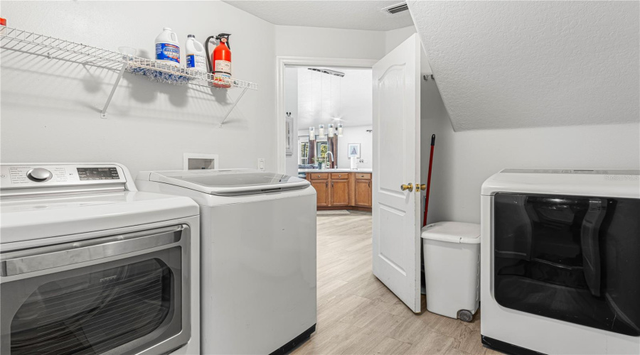 DAVENPORT, Florida 33837, 5 Bedrooms Bedrooms, ,3 BathroomsBathrooms,Residential,For Sale,GRAND RESERVE,0,MFRV4943538