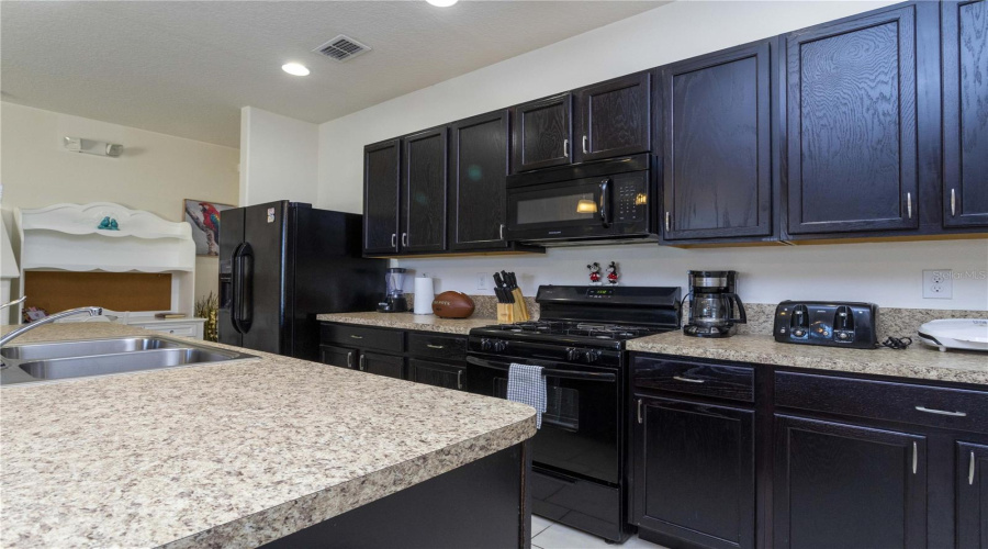 DAVENPORT, Florida 33837, 4 Bedrooms Bedrooms, ,3 BathroomsBathrooms,Residential,For Sale,TERRASONESTA DR,0,MFRO6332260