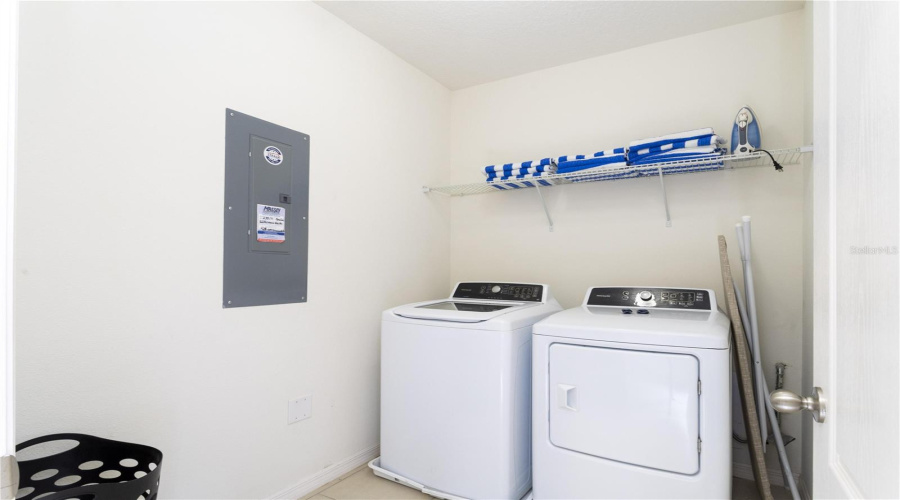 DAVENPORT, Florida 33837, 4 Bedrooms Bedrooms, ,3 BathroomsBathrooms,Residential,For Sale,TERRASONESTA DR,0,MFRO6332260