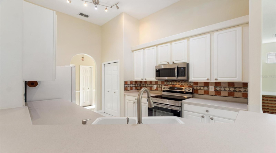 42 inch upper cabinets