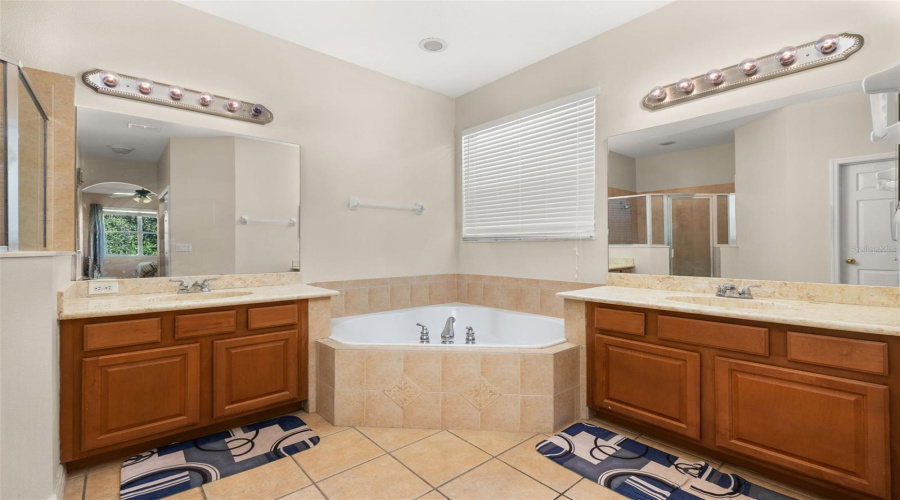 ORLANDO, Florida 32836, 4 Bedrooms Bedrooms, ,2 BathroomsBathrooms,Residential,For Sale,EDENSHIRE,0,MFRO6332125