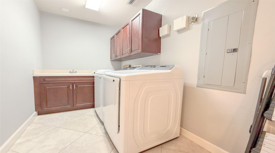 ORLANDO, Florida 32836, 3 Bedrooms Bedrooms, ,3 BathroomsBathrooms,Residential,For Sale,THE ESPLANADE,0,MFRO6331868