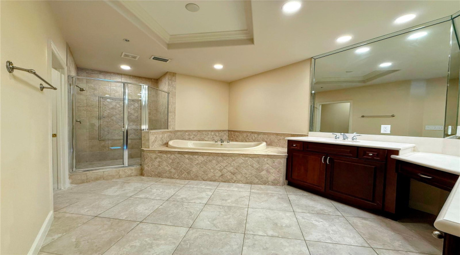 ORLANDO, Florida 32836, 3 Bedrooms Bedrooms, ,3 BathroomsBathrooms,Residential,For Sale,THE ESPLANADE,0,MFRO6331868