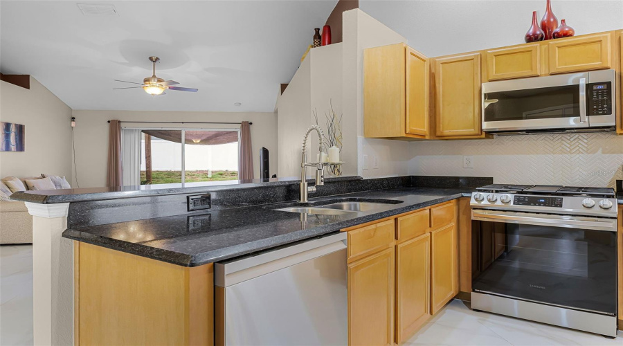 DAVENPORT, Florida 33896, 3 Bedrooms Bedrooms, ,2 BathroomsBathrooms,Residential,For Sale,KNIGHTSBRIDGE,0,MFRS5131974