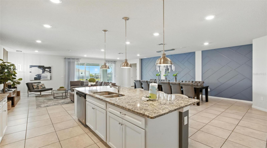 DAVENPORT, Florida 33897, 8 Bedrooms Bedrooms, ,6 BathroomsBathrooms,Residential,For Sale,LANA,0,MFRO6332195