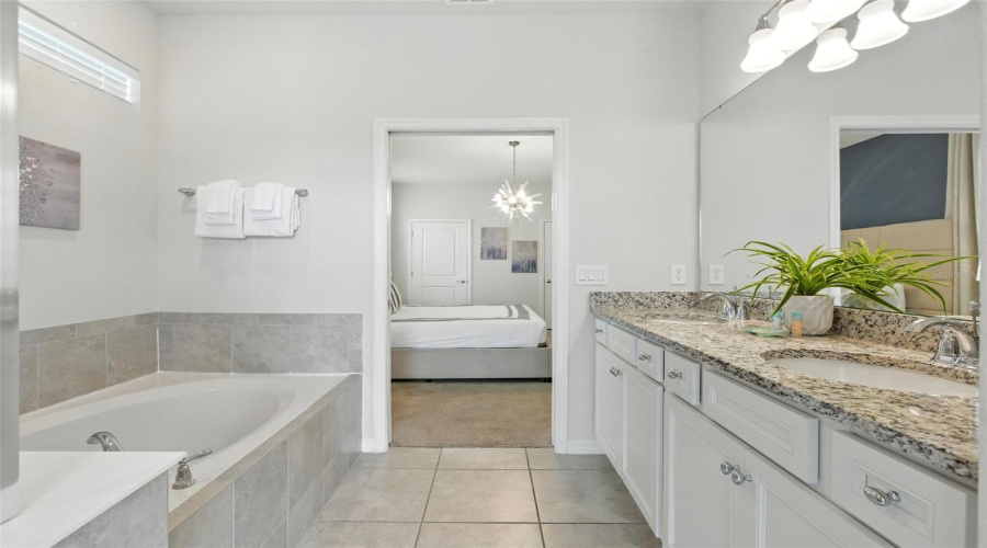 DAVENPORT, Florida 33897, 8 Bedrooms Bedrooms, ,6 BathroomsBathrooms,Residential,For Sale,LANA,0,MFRO6332195
