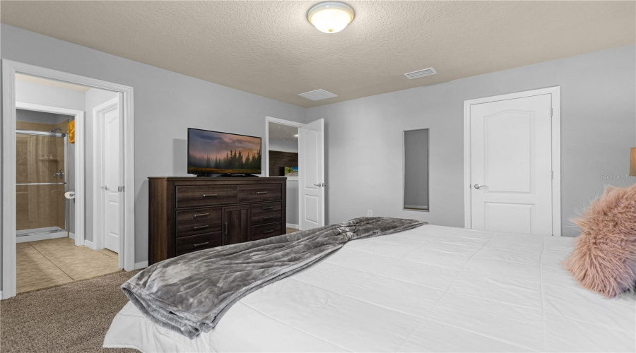 KISSIMMEE, Florida 34747, 4 Bedrooms Bedrooms, ,3 BathroomsBathrooms,Residential,For Sale,RHODES,0,MFRO6332604