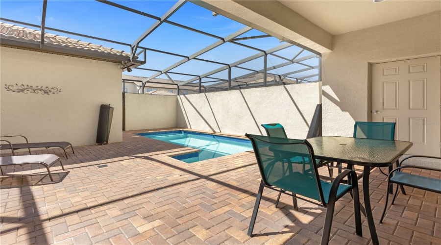 KISSIMMEE, Florida 34747, 4 Bedrooms Bedrooms, ,3 BathroomsBathrooms,Residential,For Sale,RHODES,0,MFRO6332604