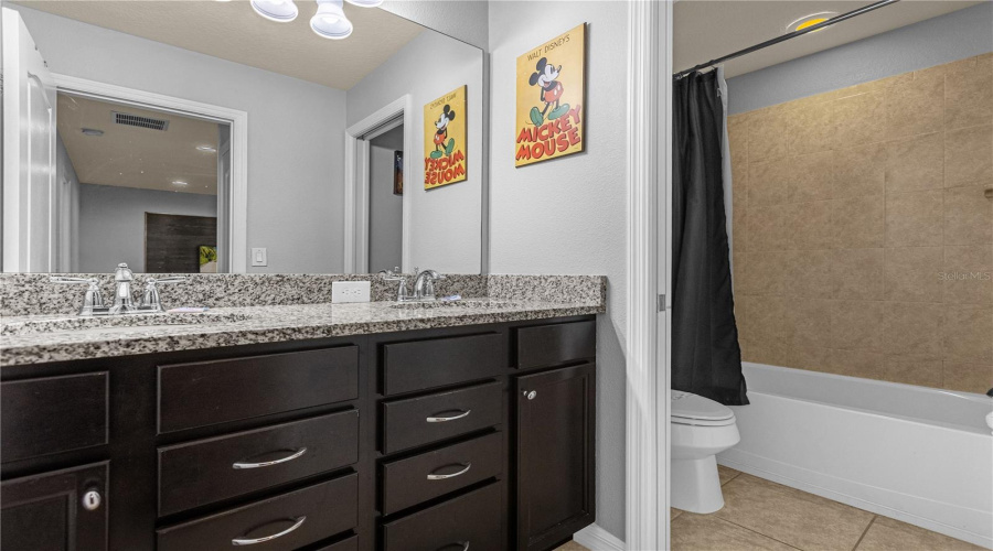 KISSIMMEE, Florida 34747, 4 Bedrooms Bedrooms, ,3 BathroomsBathrooms,Residential,For Sale,RHODES,0,MFRO6332604