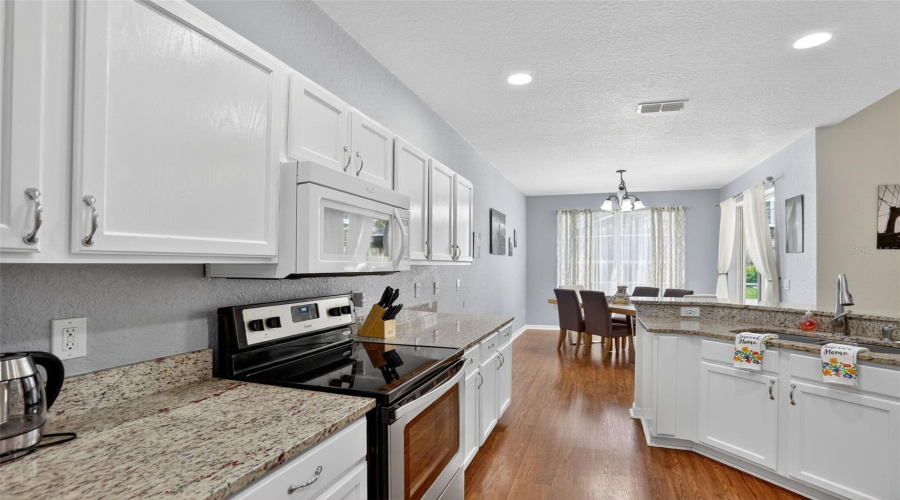 DAVENPORT, Florida 33897, 4 Bedrooms Bedrooms, ,3 BathroomsBathrooms,Residential,For Sale,HAMPTON,0,MFRO6331885