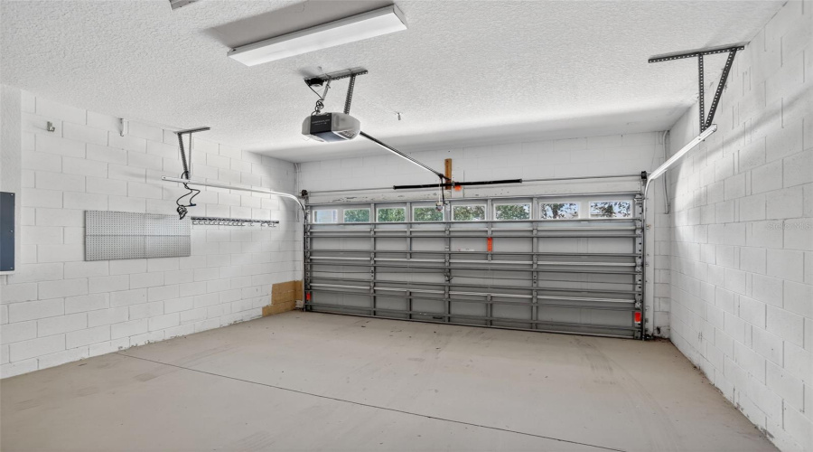 DAVENPORT, Florida 33897, 4 Bedrooms Bedrooms, ,3 BathroomsBathrooms,Residential,For Sale,HAMPTON,0,MFRO6331885