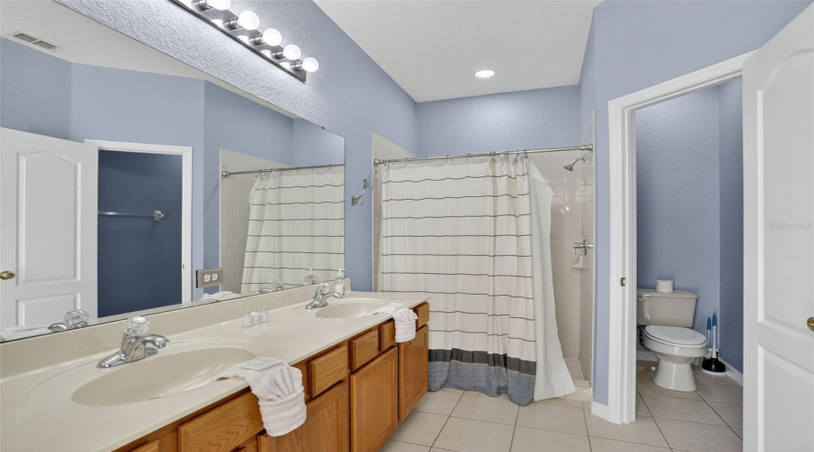 DAVENPORT, Florida 33897, 4 Bedrooms Bedrooms, ,3 BathroomsBathrooms,Residential,For Sale,HAMPTON,0,MFRO6331885