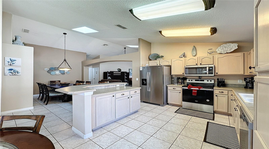 KISSIMMEE, Florida 34747, 5 Bedrooms Bedrooms, ,4 BathroomsBathrooms,Residential,For Sale,INDIAN CREEK,0,MFRS5126307