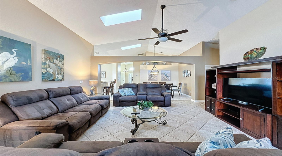 KISSIMMEE, Florida 34747, 5 Bedrooms Bedrooms, ,4 BathroomsBathrooms,Residential,For Sale,INDIAN CREEK,0,MFRS5126307