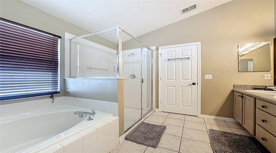 KISSIMMEE, Florida 34747, 5 Bedrooms Bedrooms, ,4 BathroomsBathrooms,Residential,For Sale,INDIAN CREEK,0,MFRS5126307