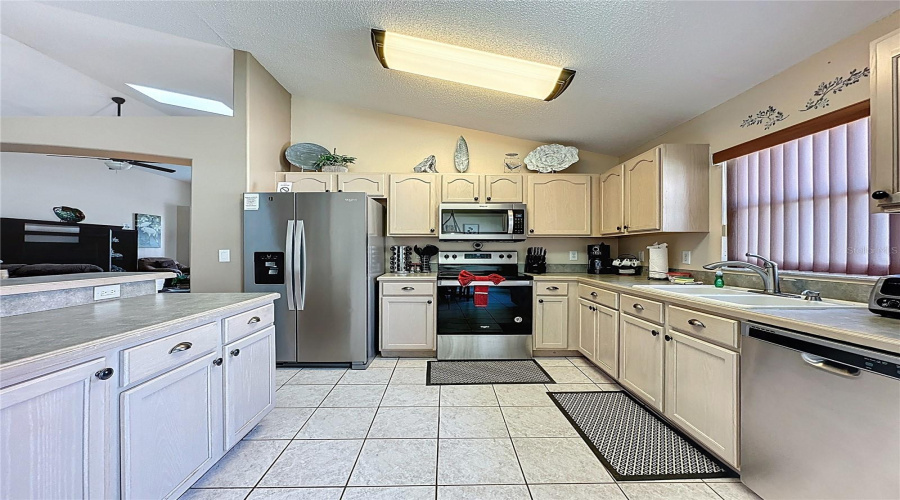 KISSIMMEE, Florida 34747, 5 Bedrooms Bedrooms, ,4 BathroomsBathrooms,Residential,For Sale,INDIAN CREEK,0,MFRS5126307