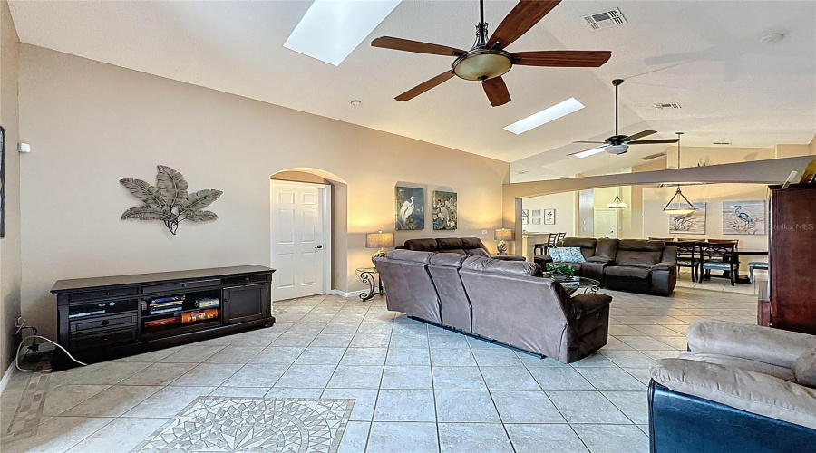 KISSIMMEE, Florida 34747, 5 Bedrooms Bedrooms, ,4 BathroomsBathrooms,Residential,For Sale,INDIAN CREEK,0,MFRS5126307
