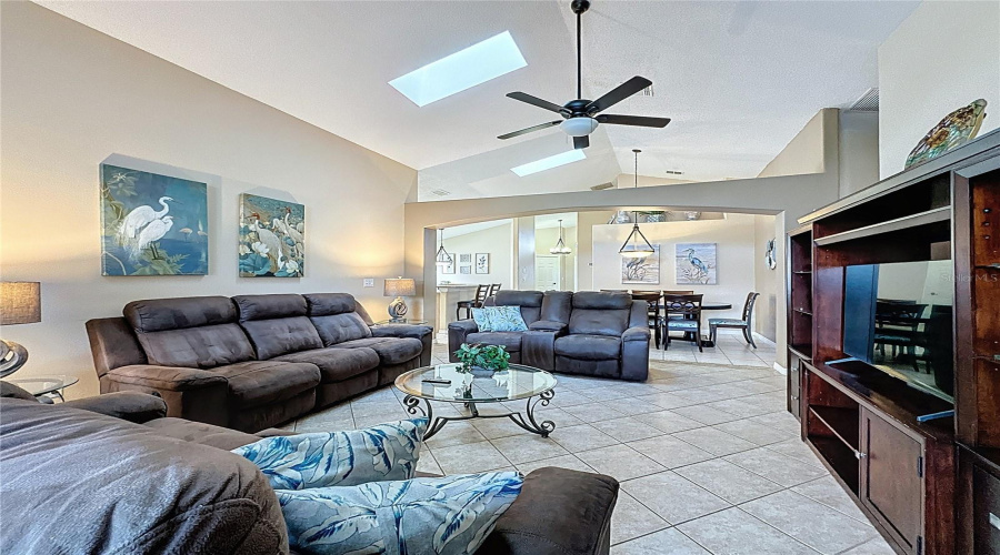 KISSIMMEE, Florida 34747, 5 Bedrooms Bedrooms, ,4 BathroomsBathrooms,Residential,For Sale,INDIAN CREEK,0,MFRS5126307