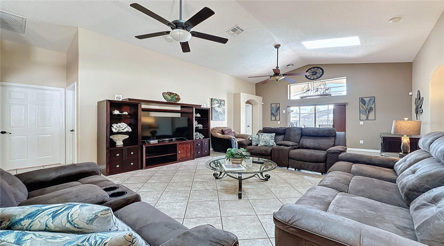 KISSIMMEE, Florida 34747, 5 Bedrooms Bedrooms, ,4 BathroomsBathrooms,Residential,For Sale,INDIAN CREEK,0,MFRS5126307