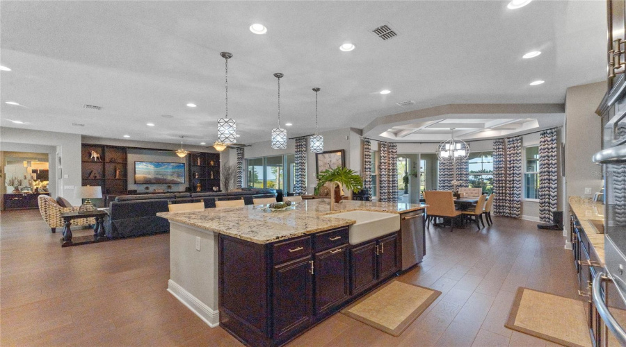 KISSIMMEE, Florida 34746, 5 Bedrooms Bedrooms, ,5 BathroomsBathrooms,Residential,For Sale,GATEWAY,0,MFRO6293540