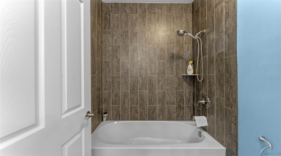 KISSIMMEE, Florida 34746, 5 Bedrooms Bedrooms, ,5 BathroomsBathrooms,Residential,For Sale,GATEWAY,0,MFRO6293540
