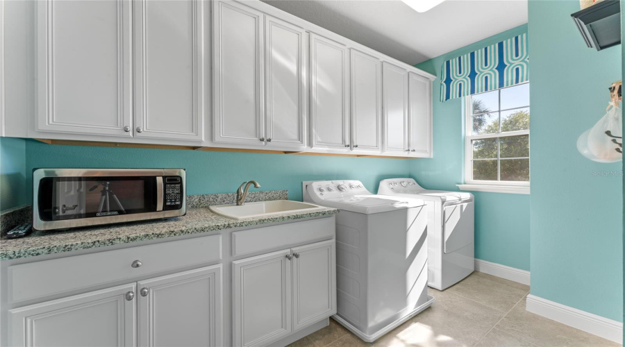 KISSIMMEE, Florida 34746, 5 Bedrooms Bedrooms, ,5 BathroomsBathrooms,Residential,For Sale,GATEWAY,0,MFRO6293540