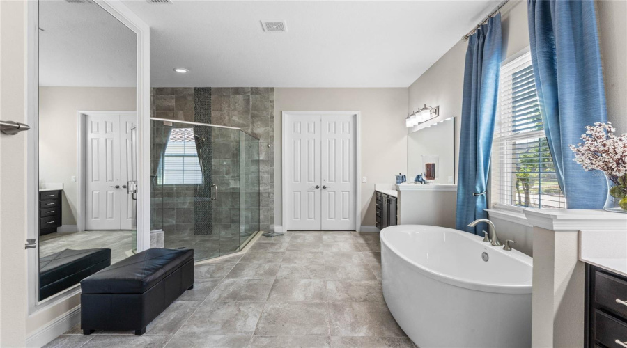KISSIMMEE, Florida 34746, 5 Bedrooms Bedrooms, ,5 BathroomsBathrooms,Residential,For Sale,GATEWAY,0,MFRO6293540