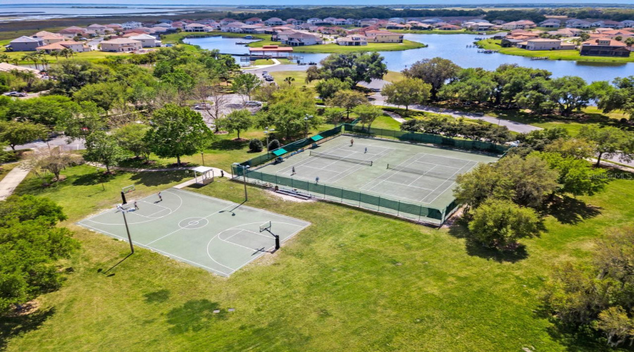 KISSIMMEE, Florida 34746, 5 Bedrooms Bedrooms, ,5 BathroomsBathrooms,Residential,For Sale,GATEWAY,0,MFRO6293540