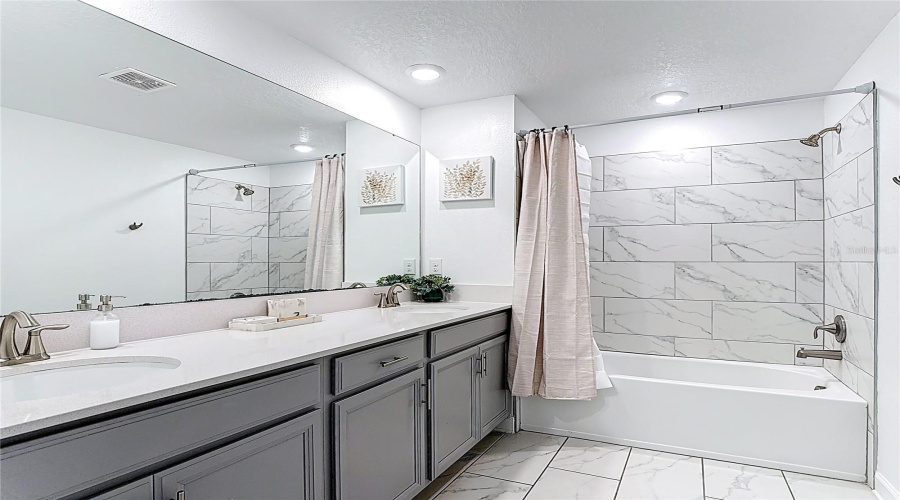 KISSIMMEE, Florida 34746, 5 Bedrooms Bedrooms, ,4 BathroomsBathrooms,Residential,For Sale,PROTAGONIST,0,MFRO6331804