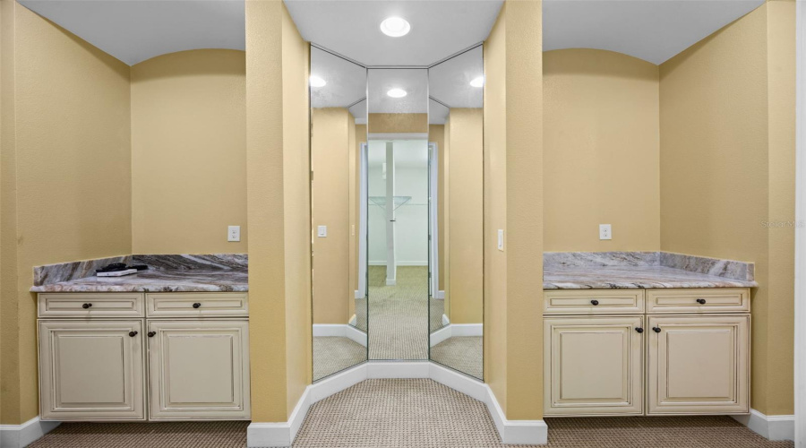 KISSIMMEE, Florida 34746, 6 Bedrooms Bedrooms, ,4 BathroomsBathrooms,Residential,For Sale,BOWFIN,0,MFRS5132020