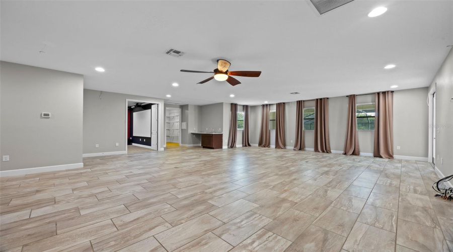 KISSIMMEE, Florida 34746, 6 Bedrooms Bedrooms, ,4 BathroomsBathrooms,Residential,For Sale,BOWFIN,0,MFRS5132020