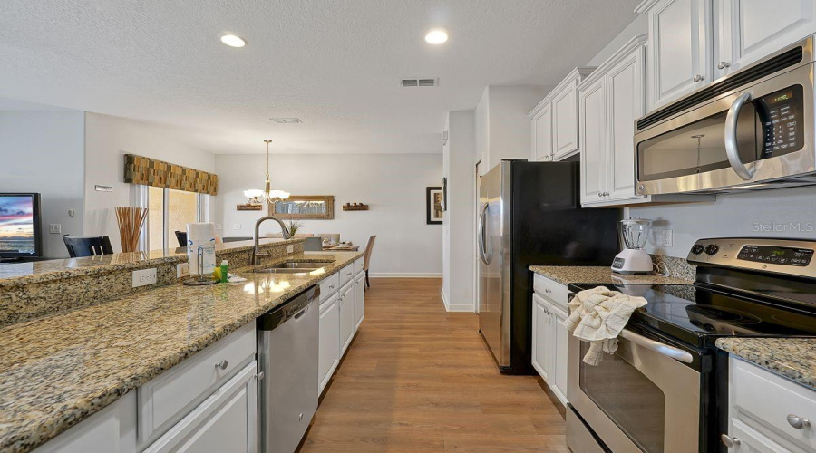 KISSIMMEE, Florida 34747, 4 Bedrooms Bedrooms, ,3 BathroomsBathrooms,Residential,For Sale,CUBAN PALM,0,MFRS5131897