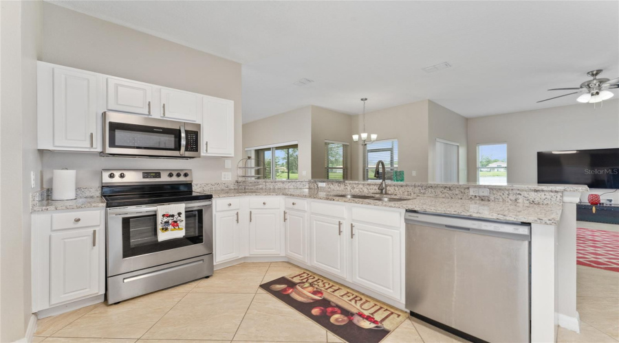 KISSIMMEE, Florida 34746, 3 Bedrooms Bedrooms, ,2 BathroomsBathrooms,Residential,For Sale,FOREST PARK,0,MFRO6332585